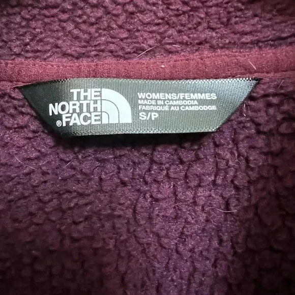 The North Face Women’s 1/4 Zip Fleece Pullover Burgundy Color - Picture 3 of 5